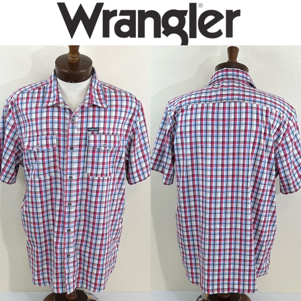 Wrangler Men’s Regular Fit Short Sleeve Button Down Shirt